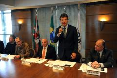 O governador Beto Richa afirmou no dia 12 de junho, durante encontro com o ministro do Esporte, Aldo Rebelo, em Curitiba, que as obras de infraestrutura urbana, em curso no Estado para a Copa do Mundo de 2014, vão proporcionar melhoria na qualidade de vida da população.