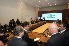 O governador Beto Richa recebeu no dia 26 de novembro, no Palácio Iguaçu, em Curitiba, uma comitiva de governantes e empresários das províncias de Santa Fe, Entre Ríos e Córdoba, na Argentina. 