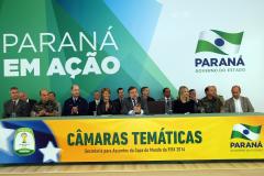 O governador em exercício Flávio Arns , a secretária da Família e Desenvolvimento Social, Fernanda Richa, participaram da reunião com os integrantes das nove câmaras temáticas da Copa do Mundo da Fifa 2014.