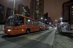 A prefeitura de Curitiba anunciou a redução de R$ 0,15 na tarifa dos transportes coletivos. O novo preço, R$ 2,70,  passa a valer a partir de 1º de julho.
