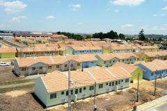 O governador Beto Richa autorizou a renovação do convênio entre a Companhia de Habitação do Paraná (Cohapar) e a Sanepar que beneficiara 41 mil famílias. 