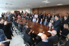 No dia 15 de julho, em encontro com os prefeitos no Palácio Iguaçu, em Curitiba, o governador Beto Richa assinou autorizações para licitação e homologou licitações já concluídas em 21 cidades.