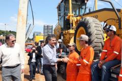 O governador Beto Richa assinou no dia 19 de novembro a ordem de serviço para as obras de modernização e recuperação de 11 quilômetros da PR-090, conhecida como Estrada do Cerne, entre Curitiba e Campo Magro.
