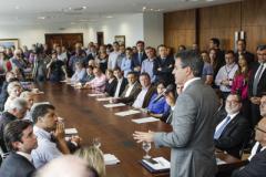 O governador Beto Richa autorizou licitações e homologações das obras em 25 municípios. Outros cinco municípios assinaram novos contratos de financiamento com a Fomento Paraná. 