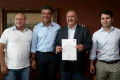 O presidente da Alep, Ademar Traiano, o governador Beto Richa, o prefeito da Lapa, Paulo Furiati e o deputado Alexandre Curi.