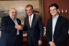 O prefeito de Curitiba, Rafael Greca, o governador Beto Richa e o vice-prefeito Eduardo Pimentel. 