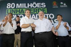 O governador Beto Richa e o prefeito Rafael Greca anunciaram a construção do viaduto da Avenida Anne Frank e das trincheiras nas regiões das estações Santa Bernadete e São Pedro.