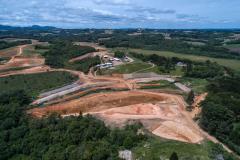 A barragem do Rio Miringuava está localizada no município de São José dos Pinhais e terá capacidade para armazenar 38 bilhões de litros de água.