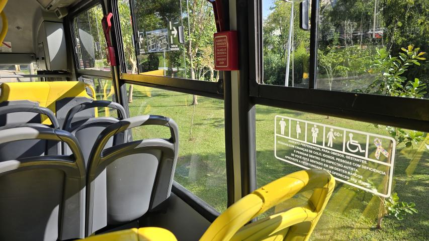 Símbolo do autismo é incluído nos assentos preferenciais dos ônibus da RMC